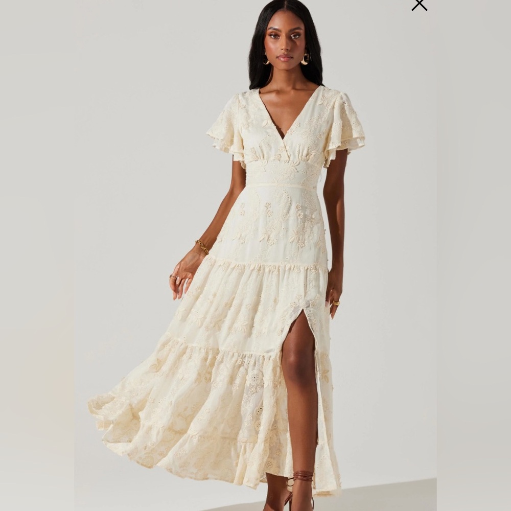 ASTR The Label NWT cream Junia dress - maxi